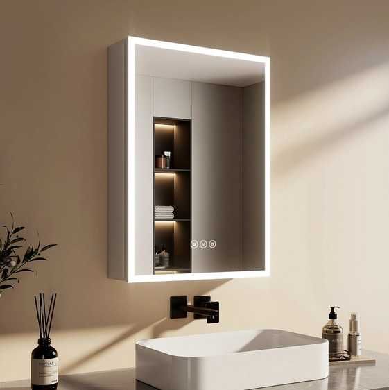 Szafka łazienkowa z oświetleniem LED – uszkodzone lustro.