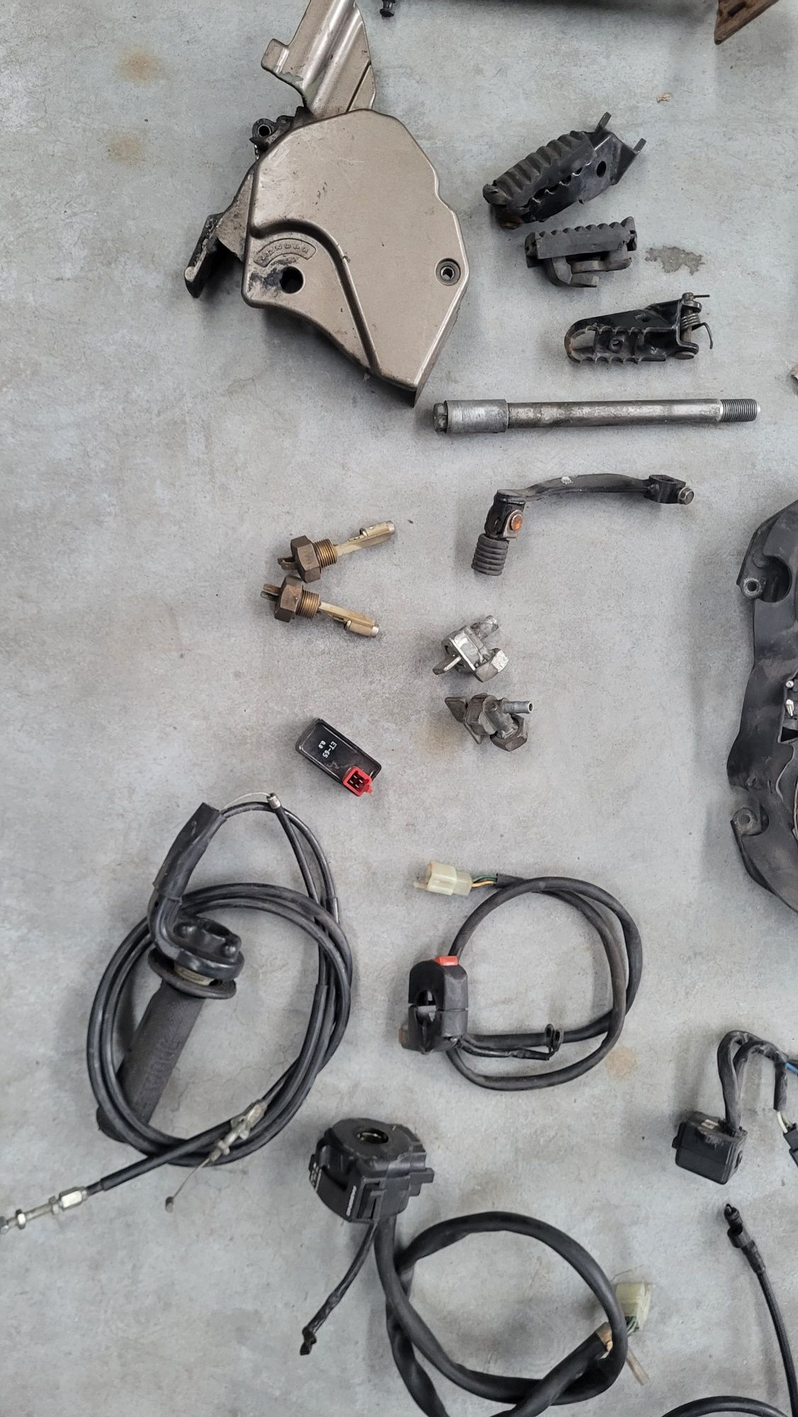 Honda Africa Twin XRV 750 RD04 licznik zegary lampa lagi polki zacisk