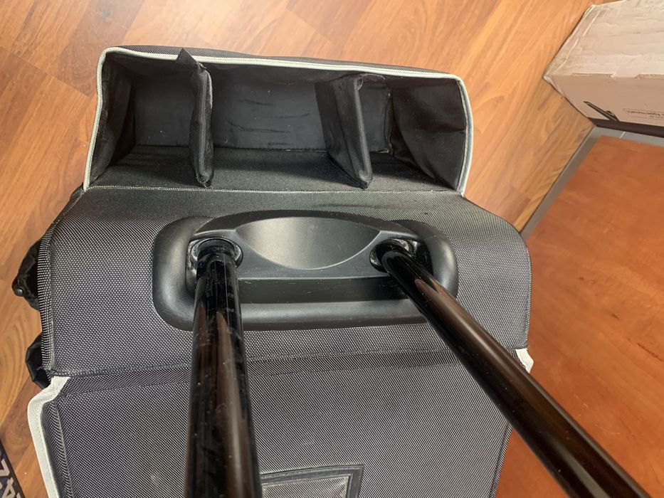 Trolley de hotelaria Rubbermaid -Baixa de preço! Excelente preço!