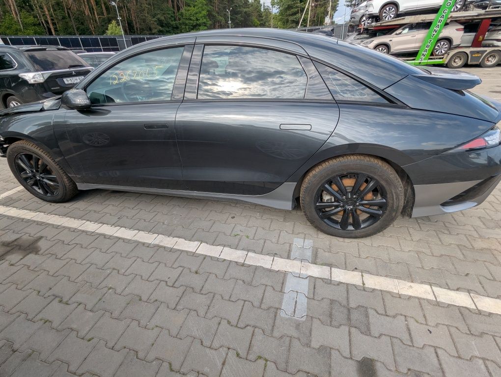 Іонік 6 Ioniq 6 2023 року
