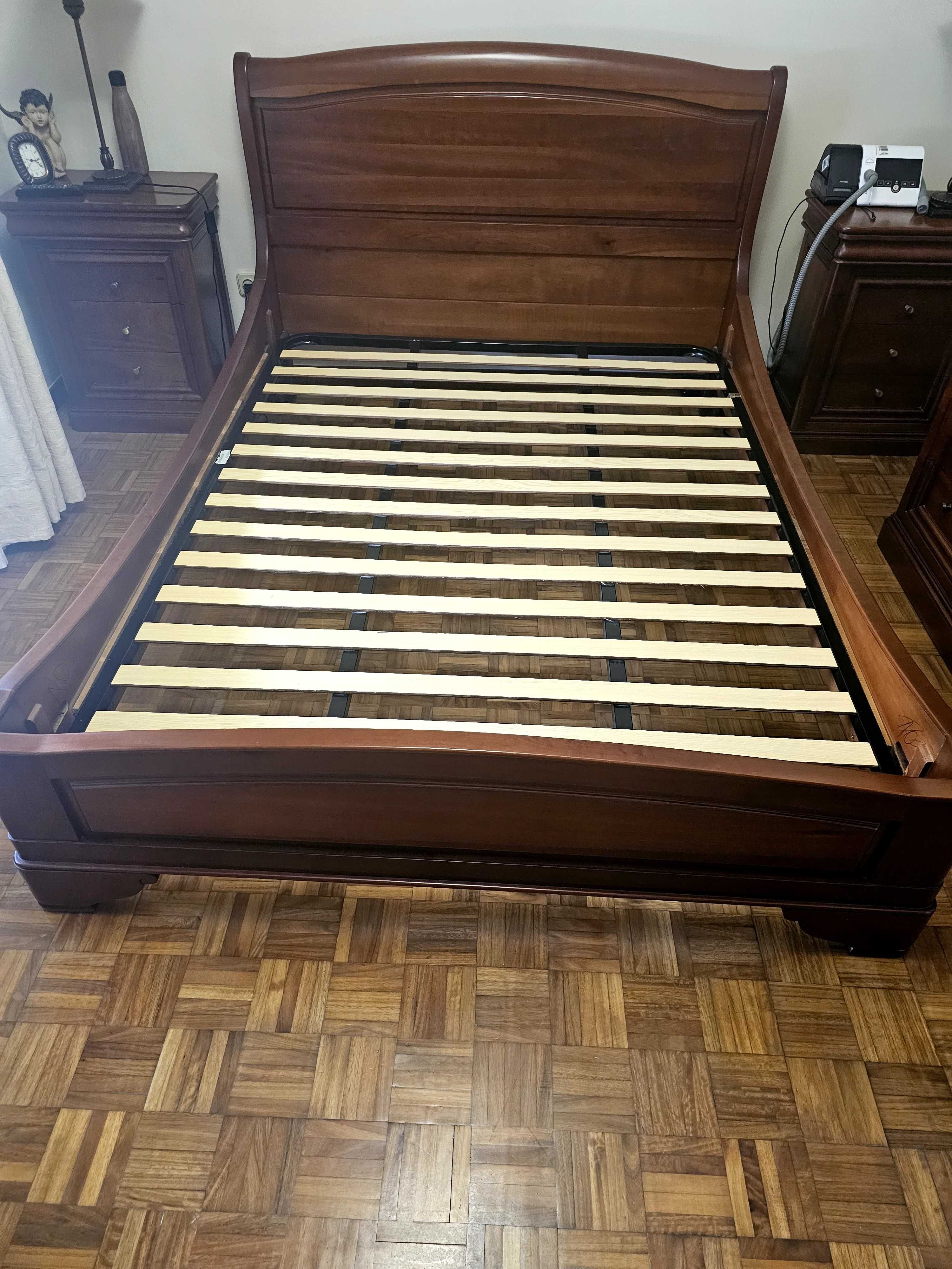 Cama de casal em Cerejeira