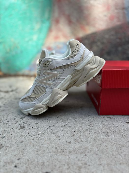 Жіночі кросівки New Balance 9060 light beige