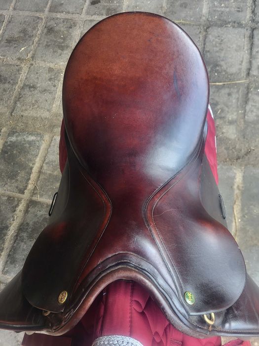 Siodlo brazowe ujezdzeniowe Henri De Rival