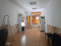 Vende-se LOJA/centro Almada c/casa banho e saida de fumo