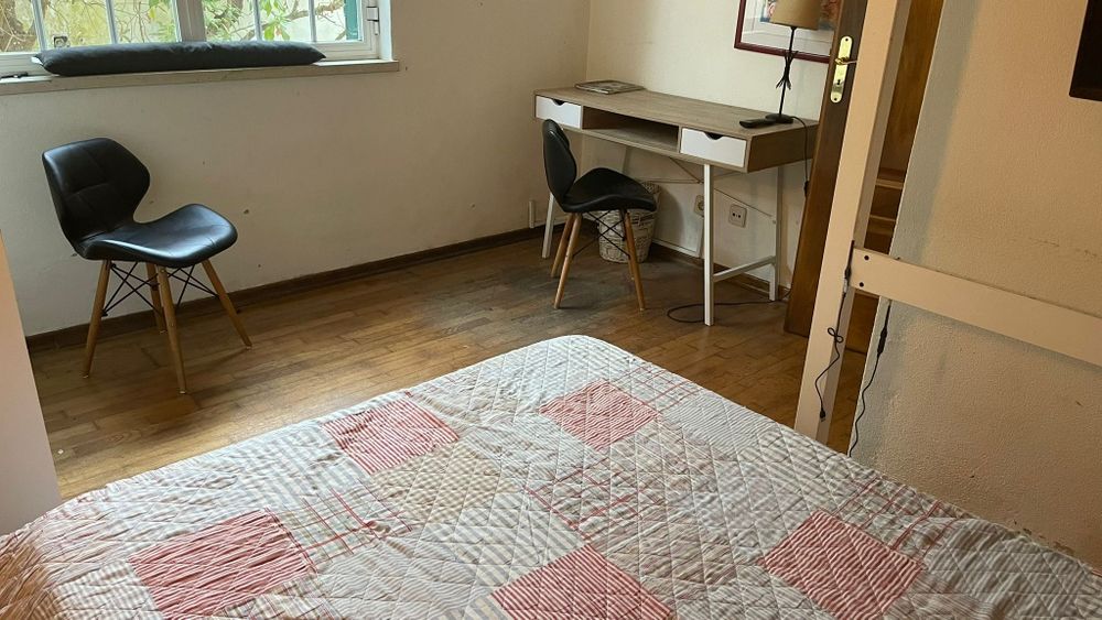 Quarto no meco aluga-se