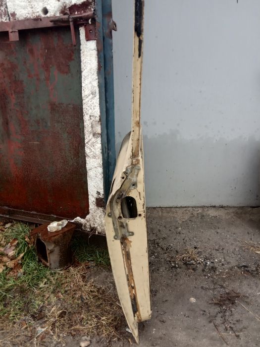 Дверь передня ліва москвича 2140, 2715, 412