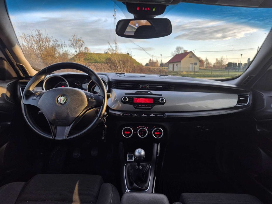 Alfa Romeo Giulietta 1.6,  2011, zadbana, bogate wyposażenie.