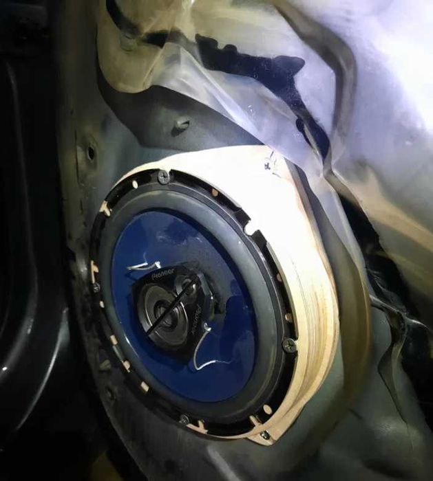 Подиумы Hyundai Solaris / Accent. Проставки под динамики на Хюндай