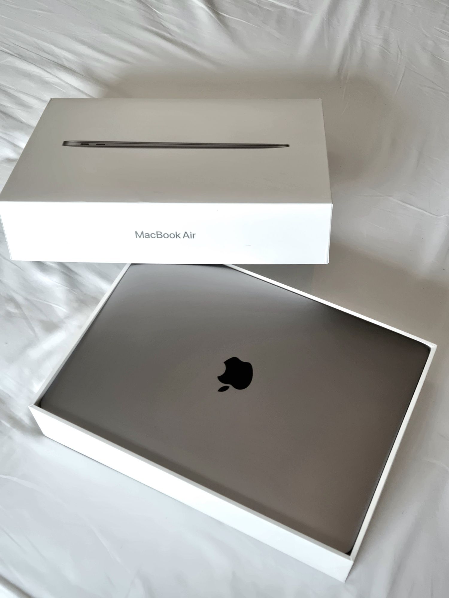 MacBook Air M1 13' com Caixa