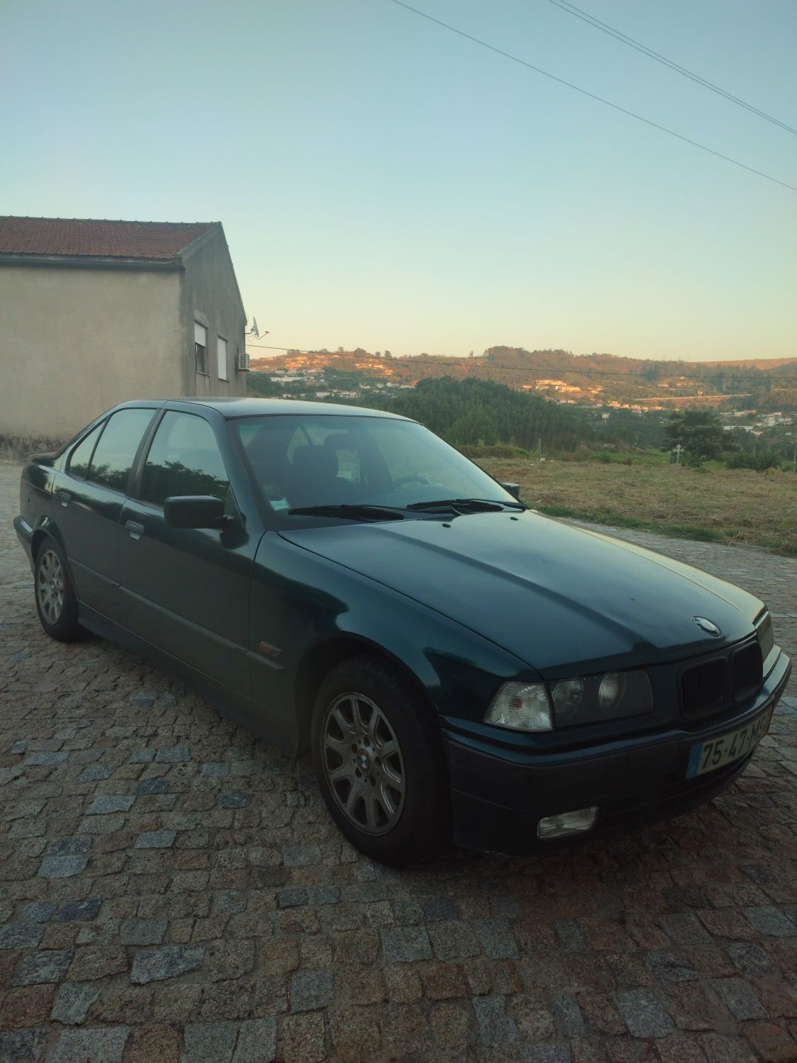Carro Bmw 316   cilindrada  1600 gpl