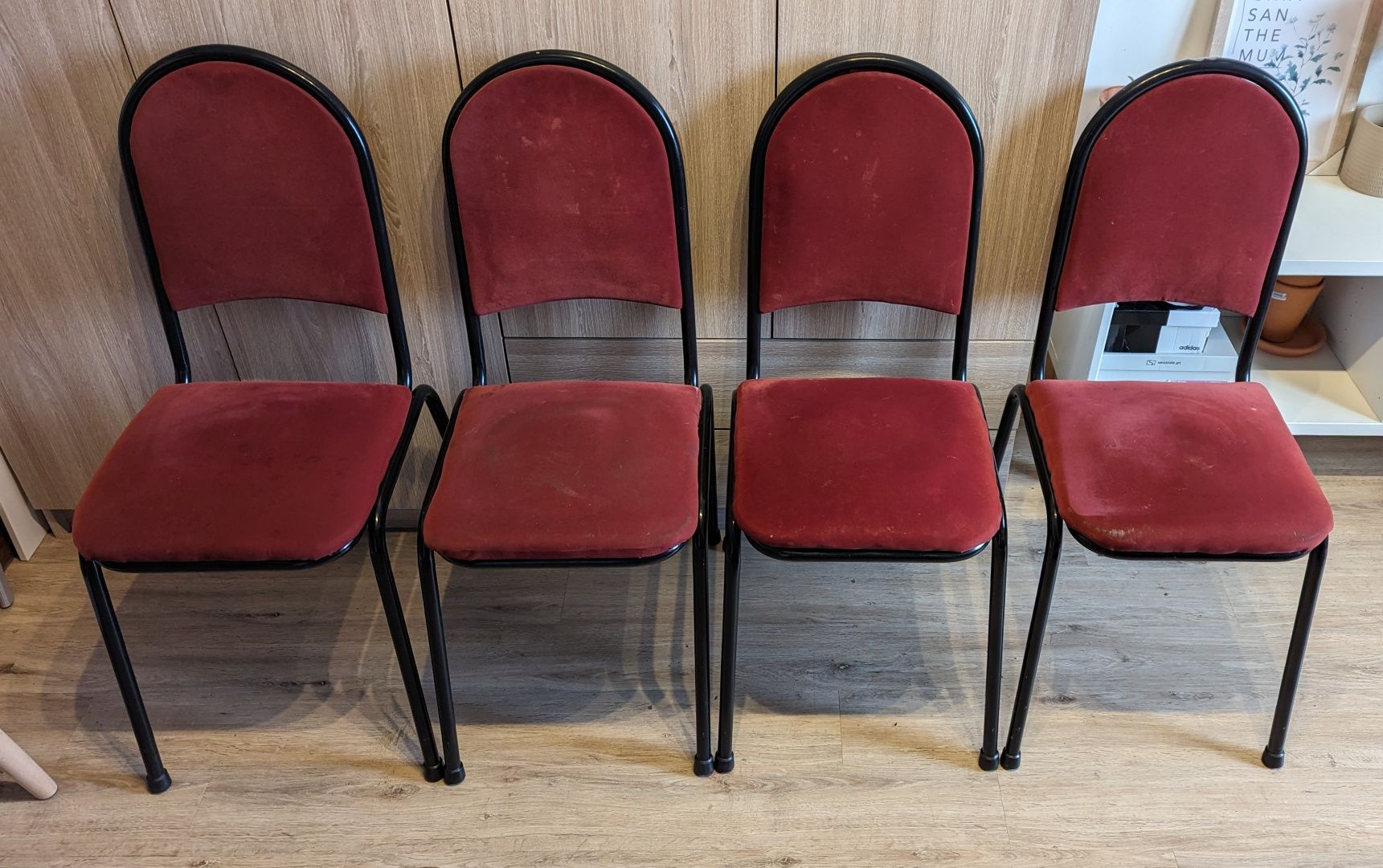 4 Cadeiras Para Arranjo 20€