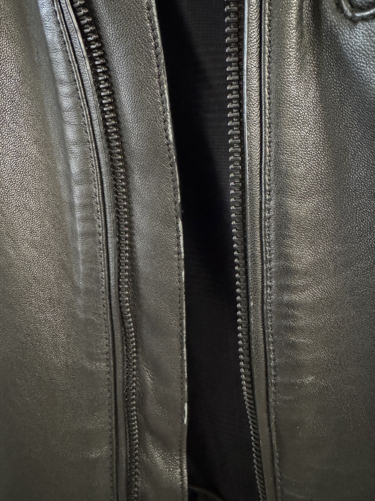 Шкіряна куртка Massimo Dutti. Чоловіча, розмір M
