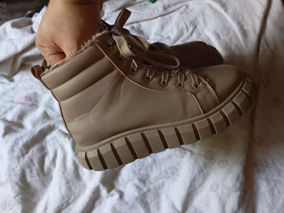 Ботинки женские зимние кожаные на платформе р38 24.5см Испания