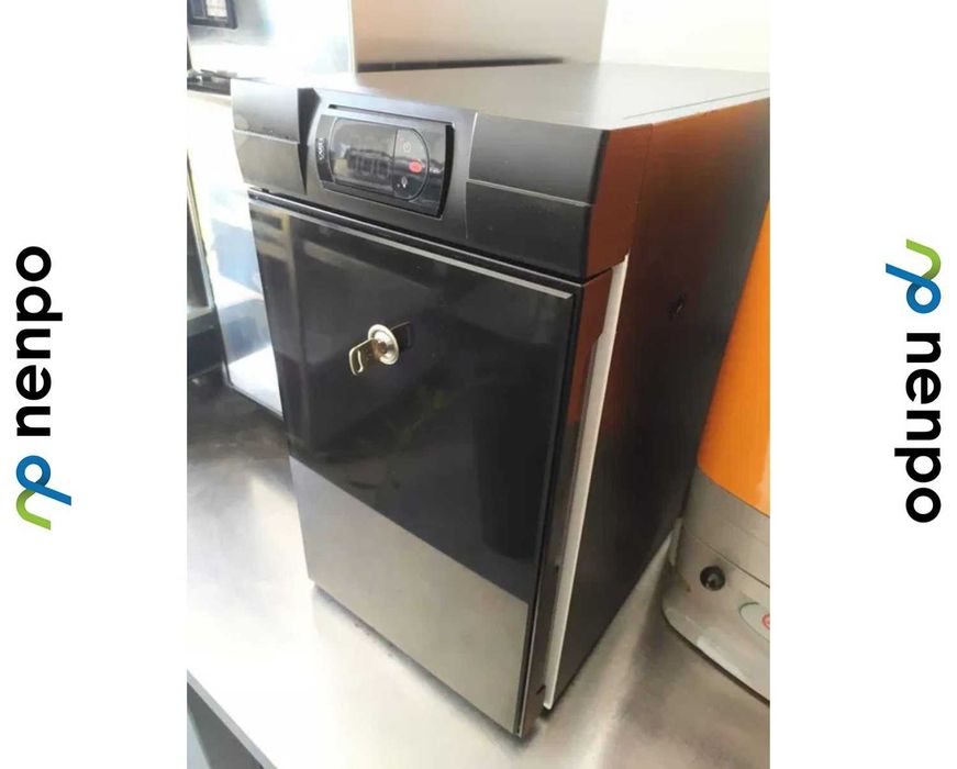 Lodówka na mleko - idealna przy ekspresach do kawy , czarna