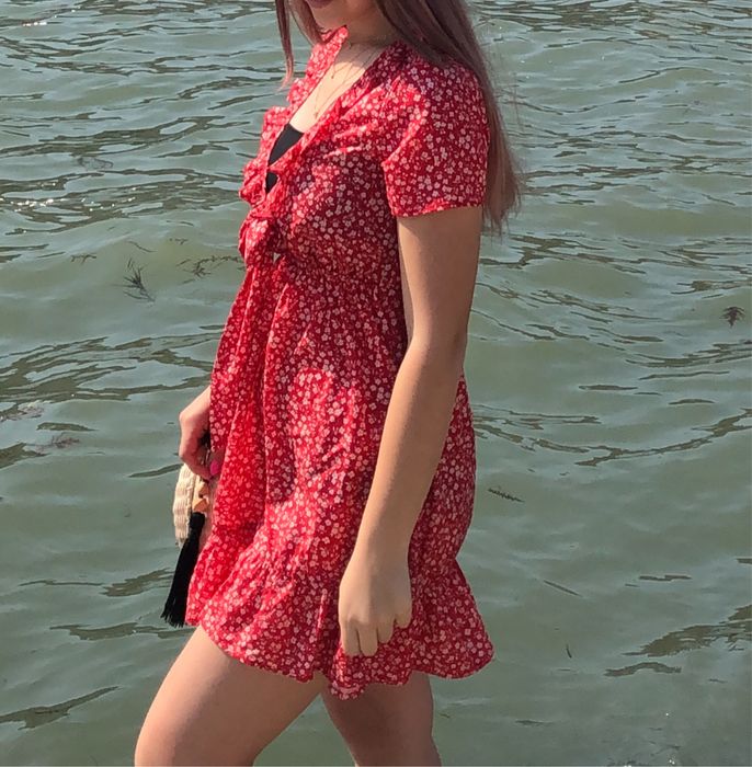 сукня червона