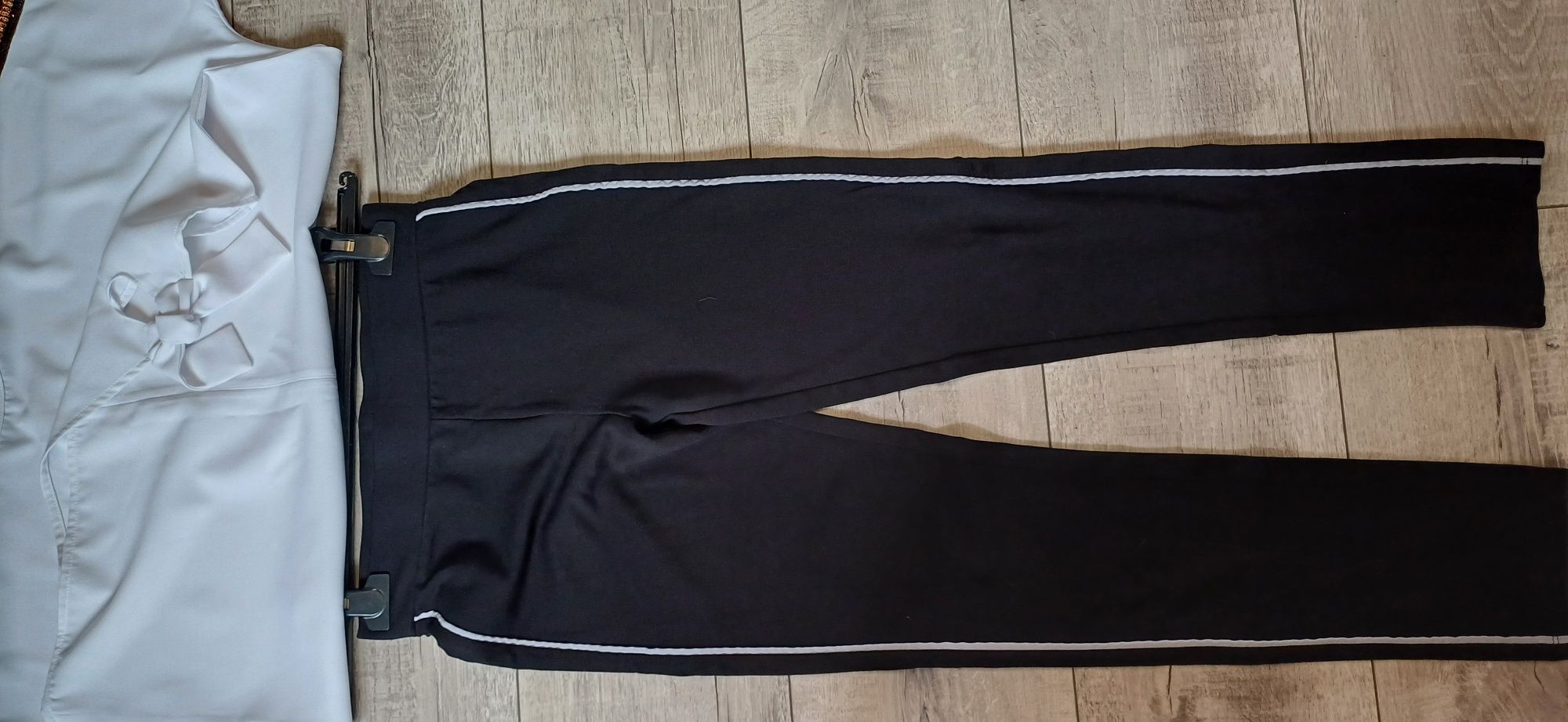 Zestaw, strój galowy biała bluzka + czarne spodnie 164cm