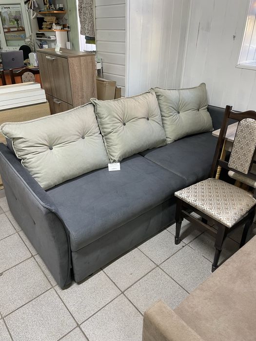 Диван, ліжко, прихожа, стільці, шафа-купе