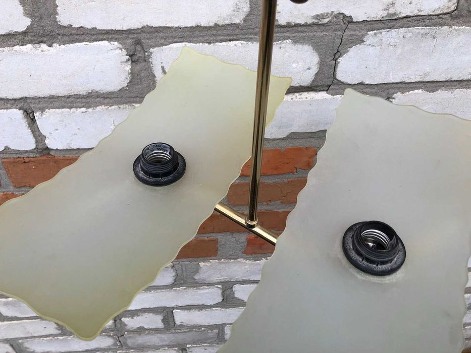 Люстра на стелю.