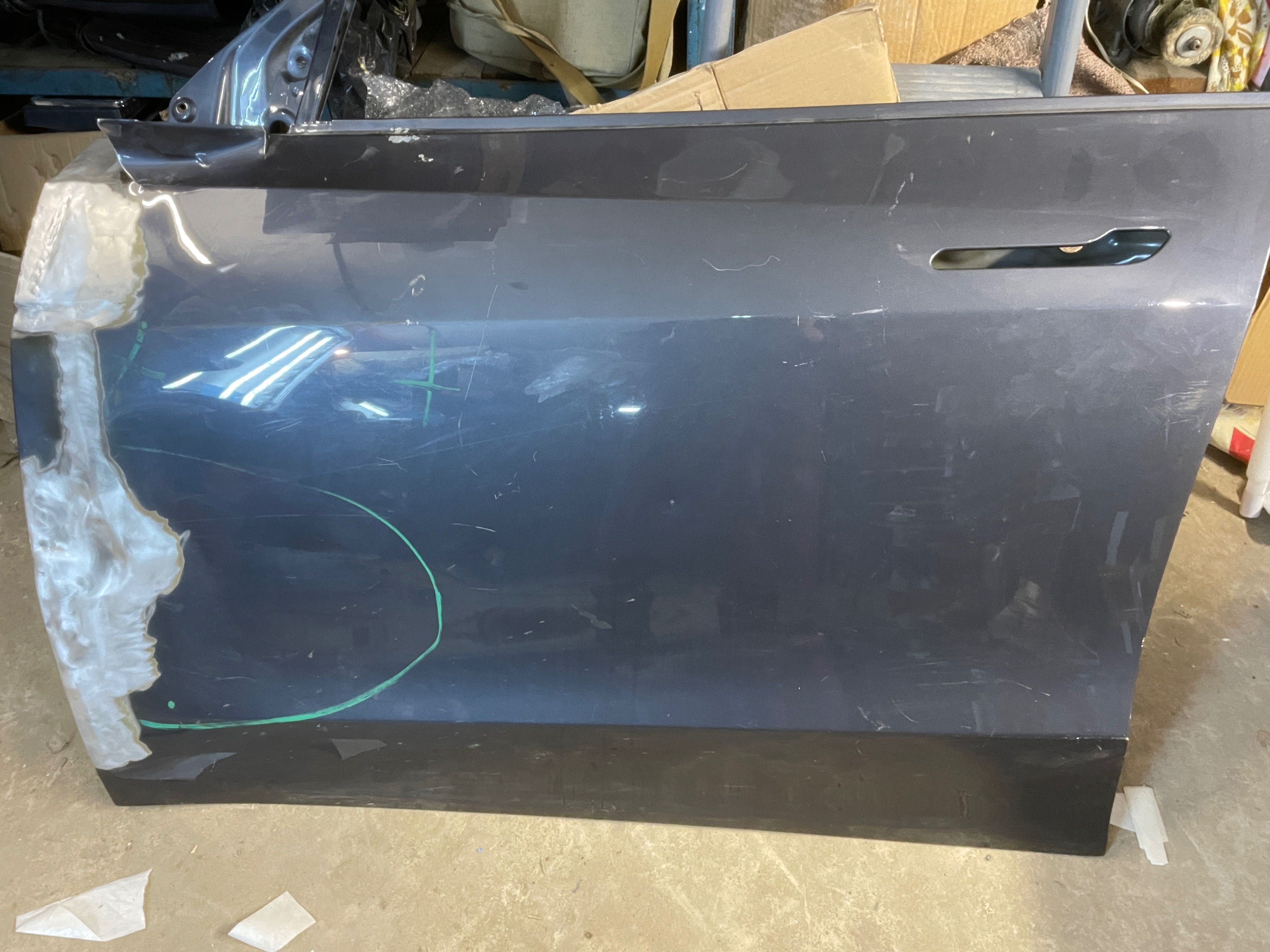 Дверь водит БУ под ремонт Tesla Model Y  1505460-E0-A с комплектующими