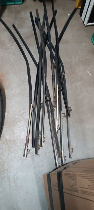 Fiat 126p prowadnica szyby długa prawa oryginalna ST i FL