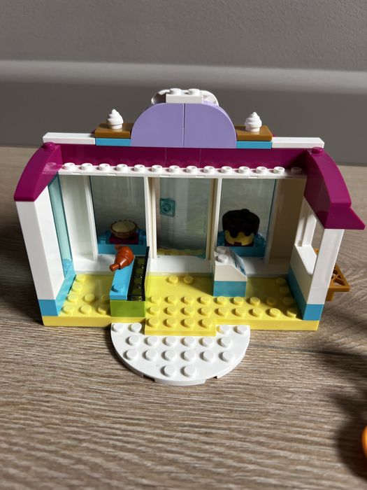 Конструктор LEGO Friends Кондитерська У Хартлейк- Сіті (41440)