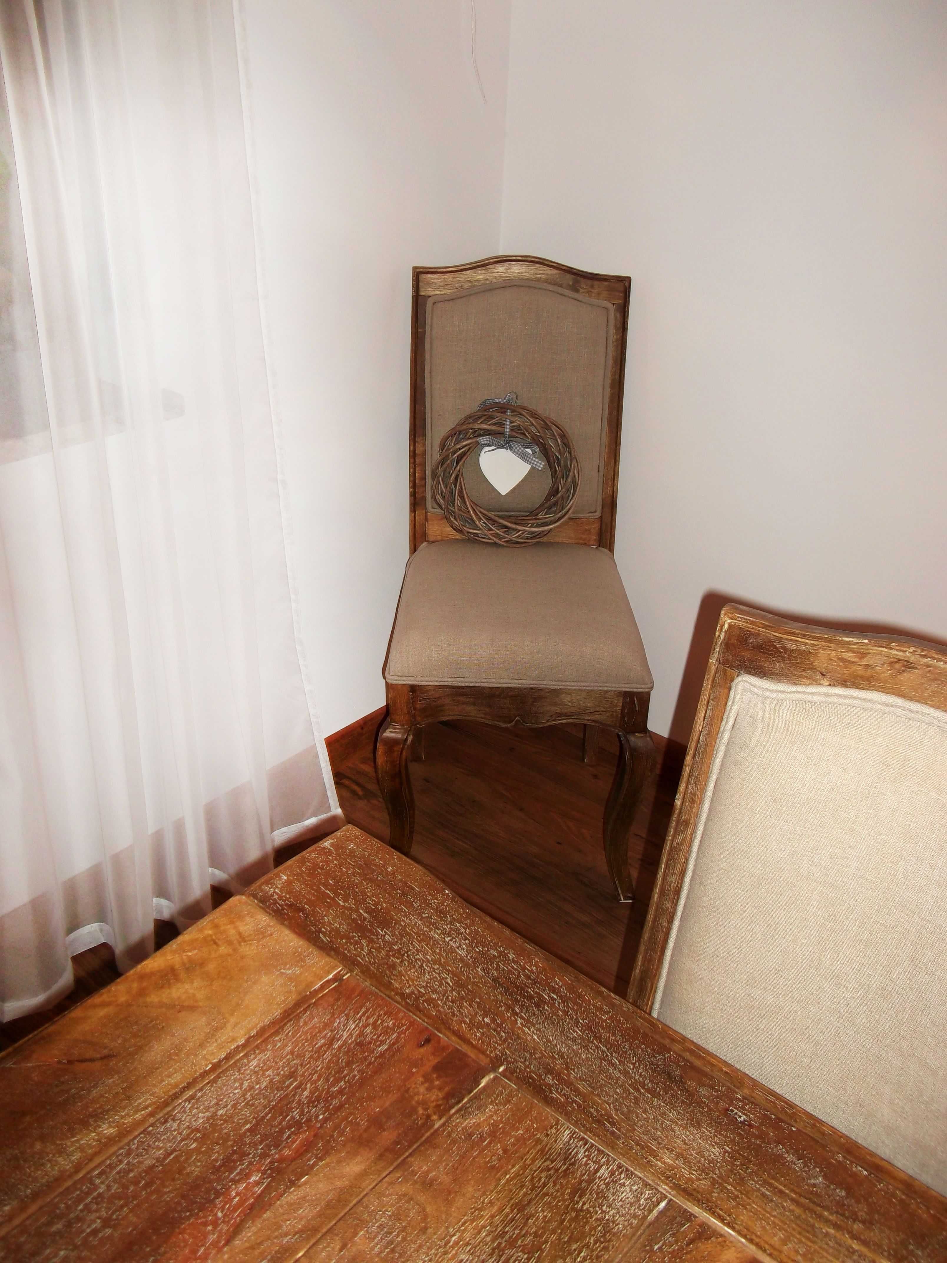 Stół z krzesłami - wyjątkowy drewniany komplet do jadalni