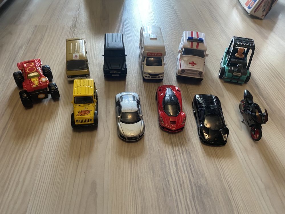Пакет машинок поліція, гелінваген, Monster Jam,lamborghini, Ferarri