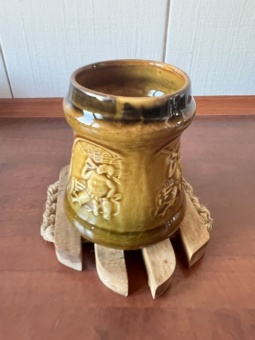 Brązowy kufel kolekcjonerski