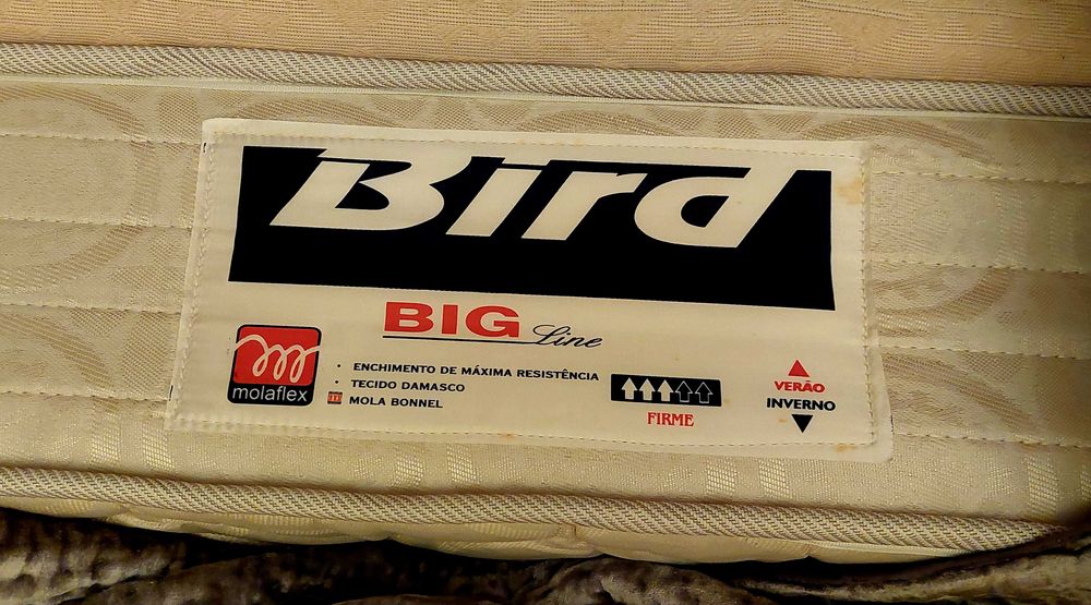 Sommier e colchão, praticamente novos!