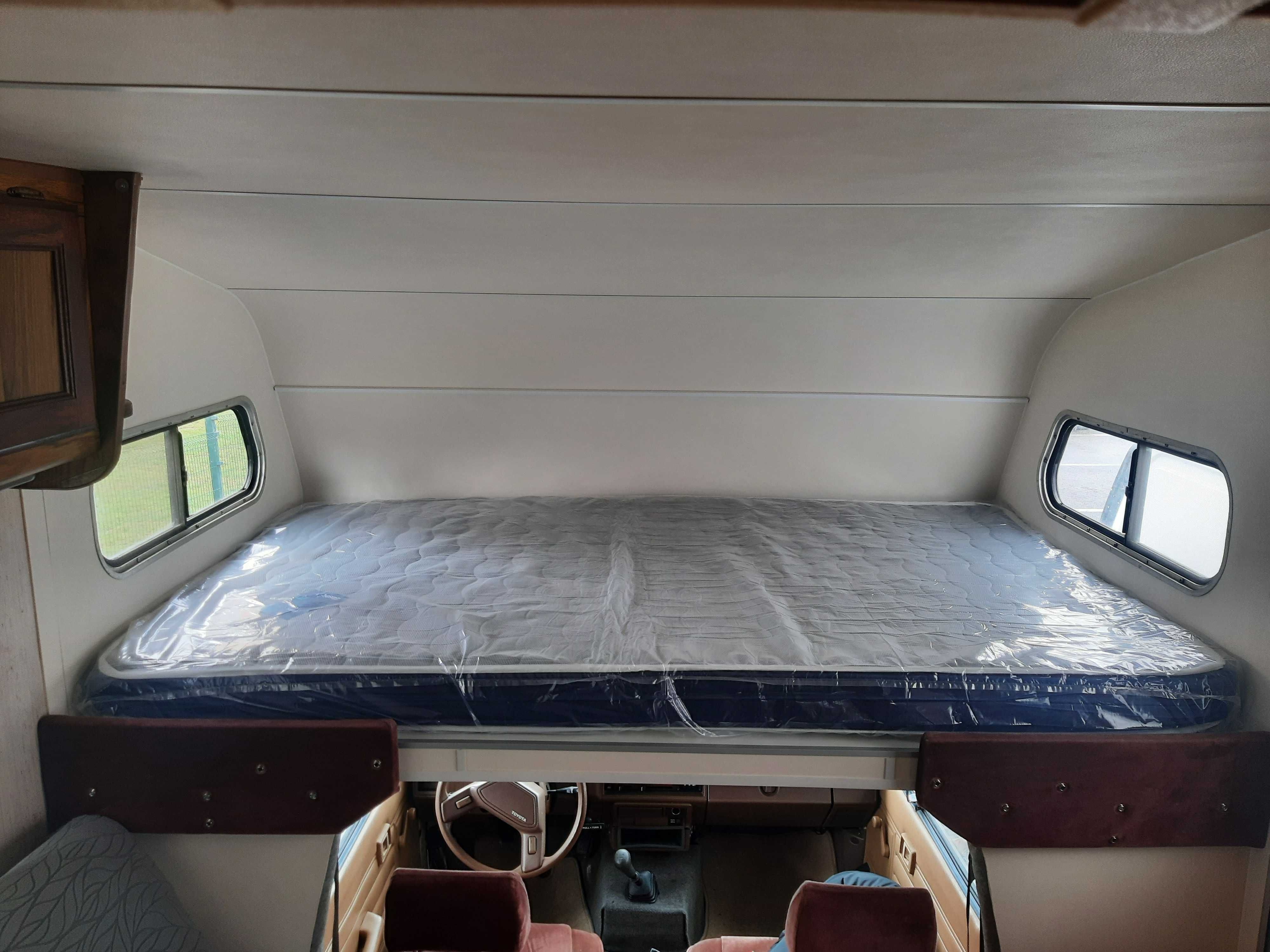 Toyota Truck Hilux – Pickup / Autocaravana americana CLasse 1