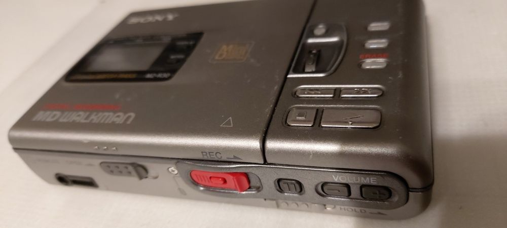 Sony walkman Minidisc MD MZ-R30 com imensos acessórios