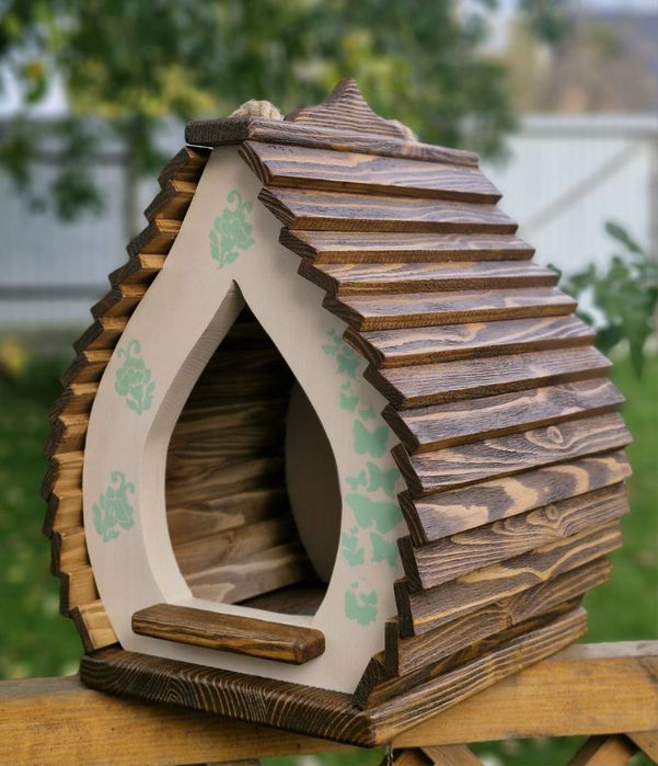 Годівничка для птахів / годівниця для птахів / декор для саду