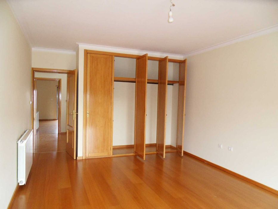 Moradia Isolada T5, Aquecimento Central, Rio de Loba, Viseu