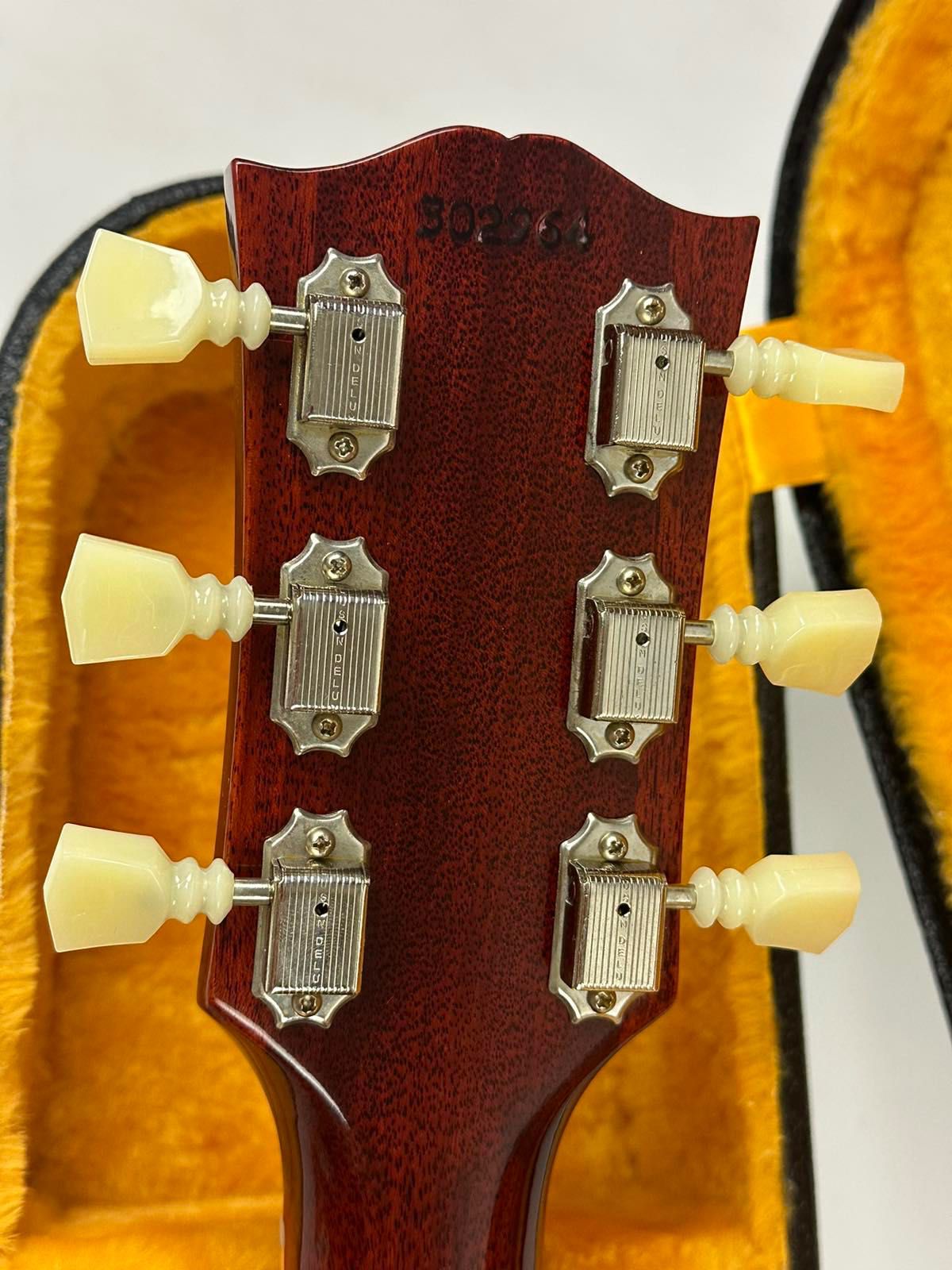 Gibson Custom Shop SG '64 Maestro Vibrola VOS Cherry Red (2023, 4500$)