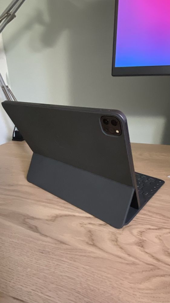 Bundle IPad Pro 12.9 5th Gen + Capas e Apple Pencil