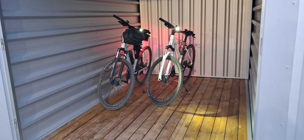 wynajmę garaż na dwa auta * magazyn * boks *