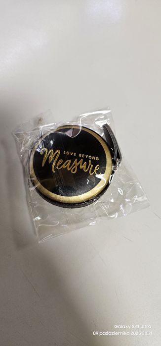 Mała miarą 1,5m automatyczna w skurzananej oprawie.