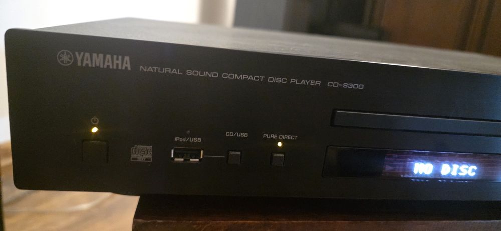 Odtwarzacz Yamaha CD S300 z orginalnym pilotem stan BDB 100% sprawny