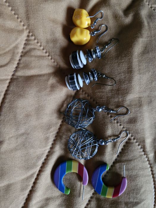 Kolczyki, wisiorki, pierścionki