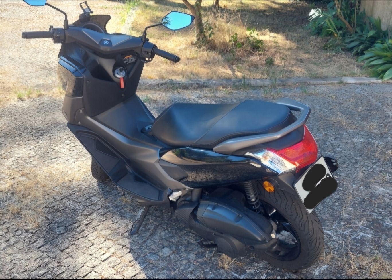 Yamaha NMAX 125 poucos km