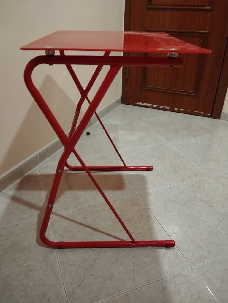 Mesa de vidro vermelha