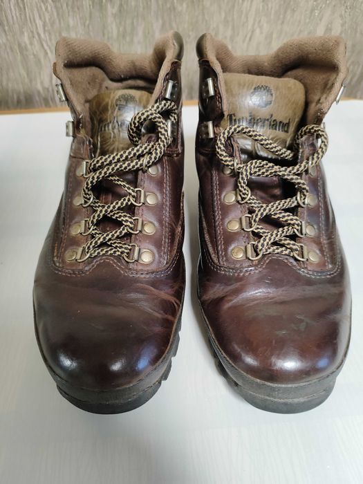 Продам внесезонные кожаные ботинки Timberland