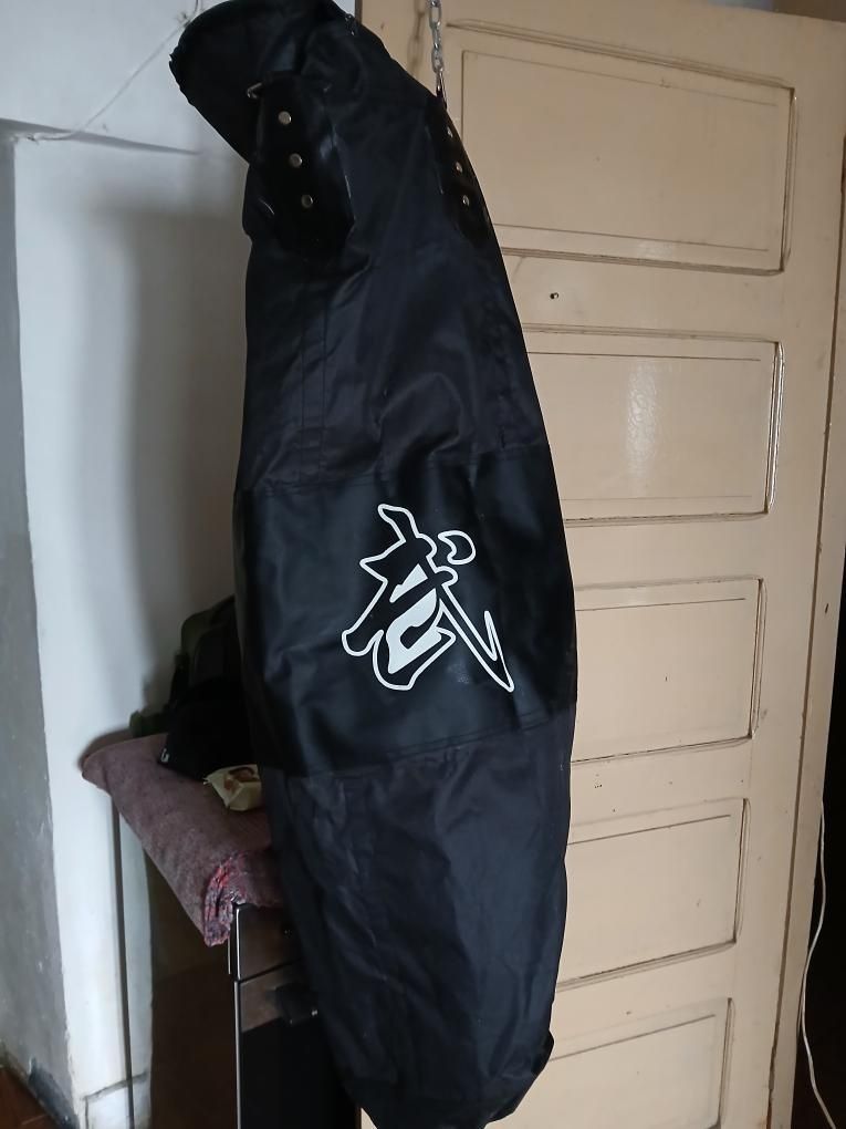 Saco de Boxe + Luvas