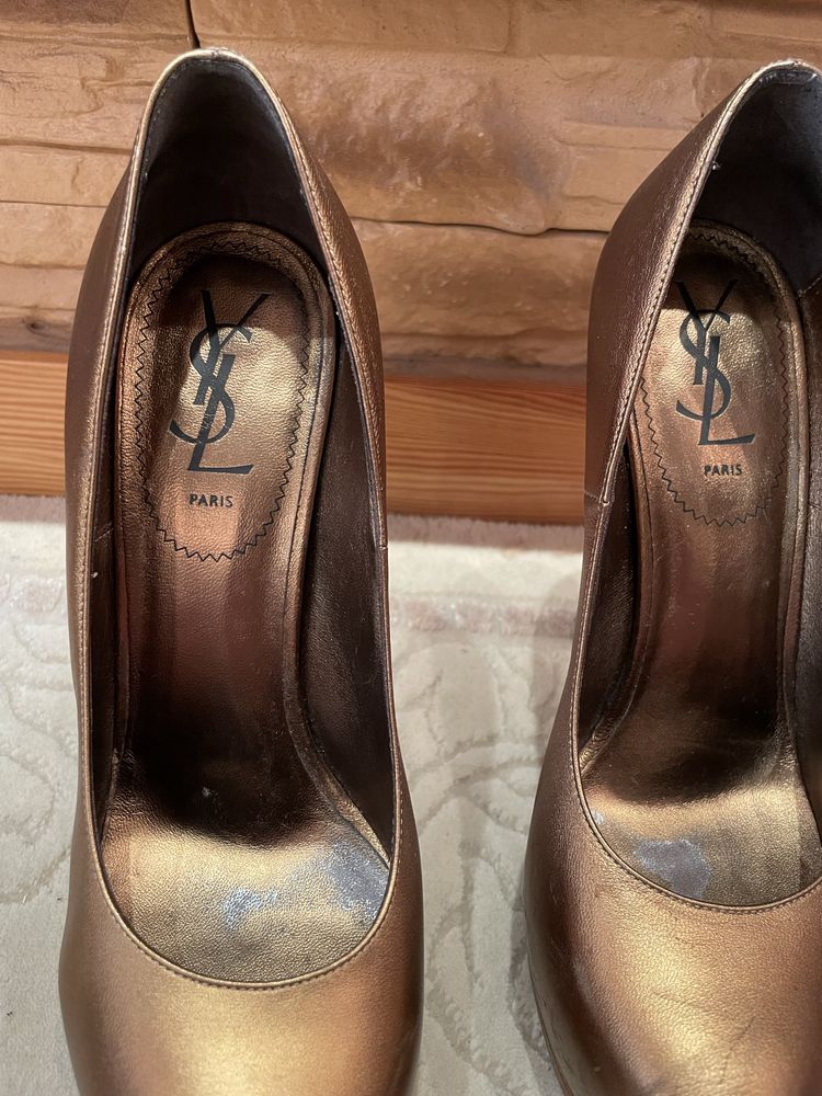 Фирменные туфли Yves Saint Laurent