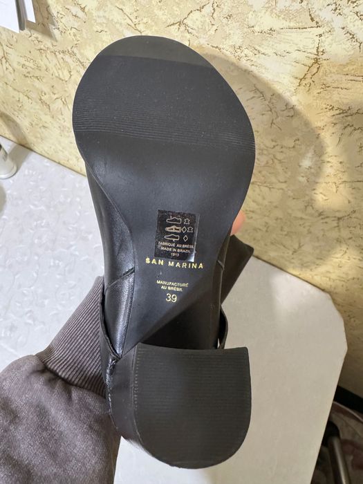 Чоботи високі шкіра р 39