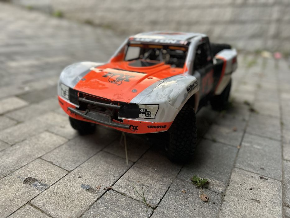 Traxxas udr doinwestowany