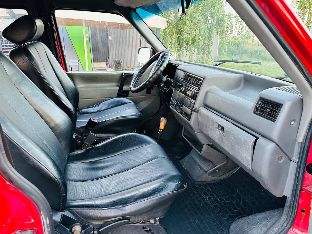 Продам автомобиль Volkswagen T4 в отличном состоянии.