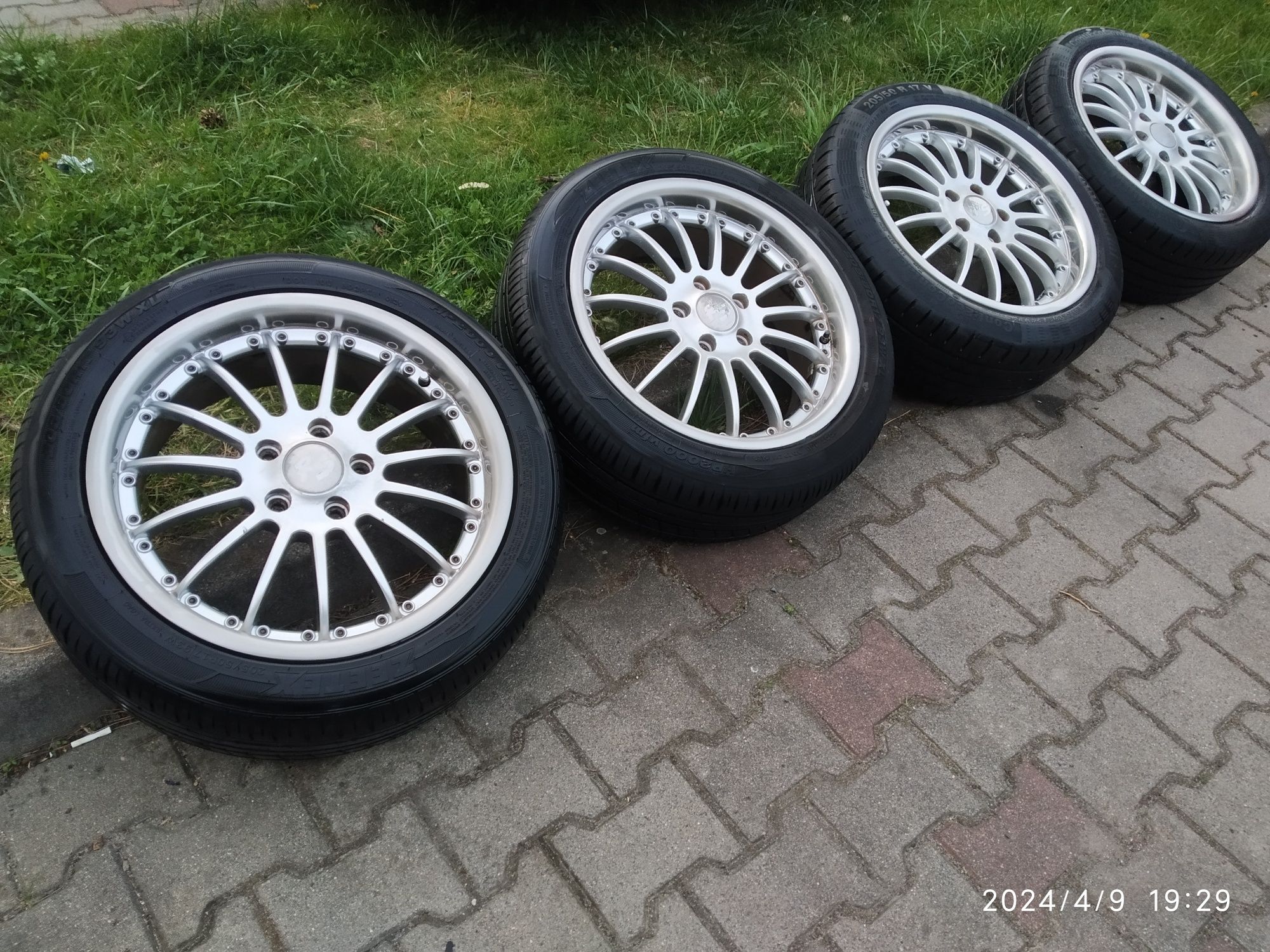 R17 5x112 Skoda Audi VW Mercedes Felgi SMC RS Hunter 7j et45