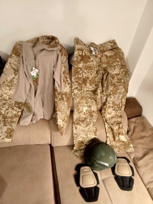 Uniforme Combate+Capacete 139€. Oportunidades