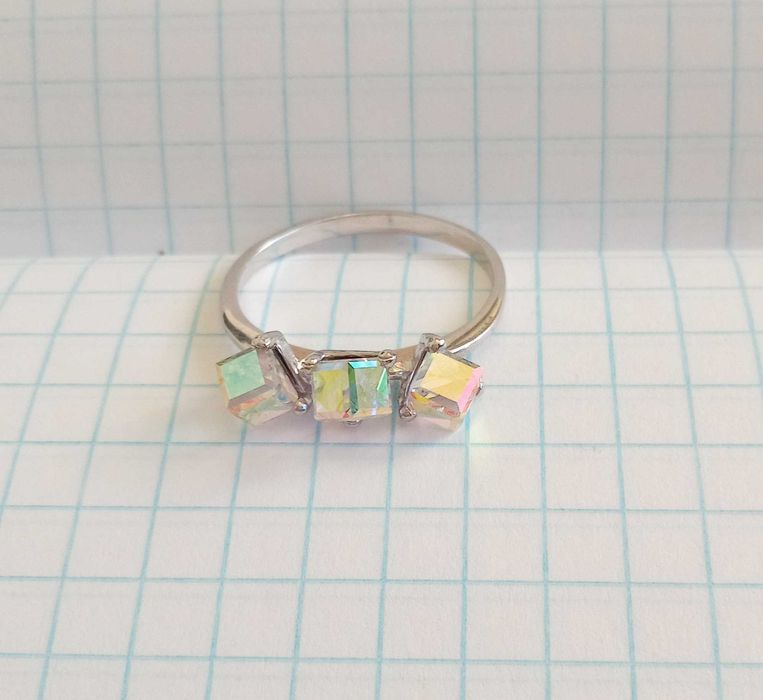 Кільце каблучка з каменями, срібло 925 проби, 19 розмір